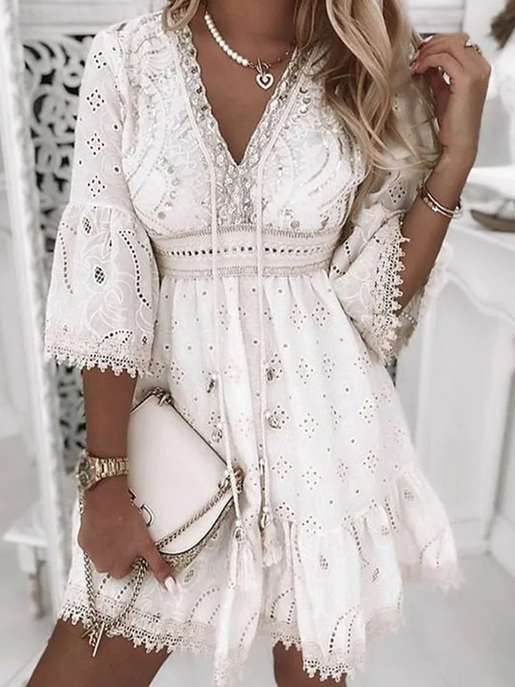 Boho Mini Kjole V-Udskæring A-Linje Blonde Detaljer - White