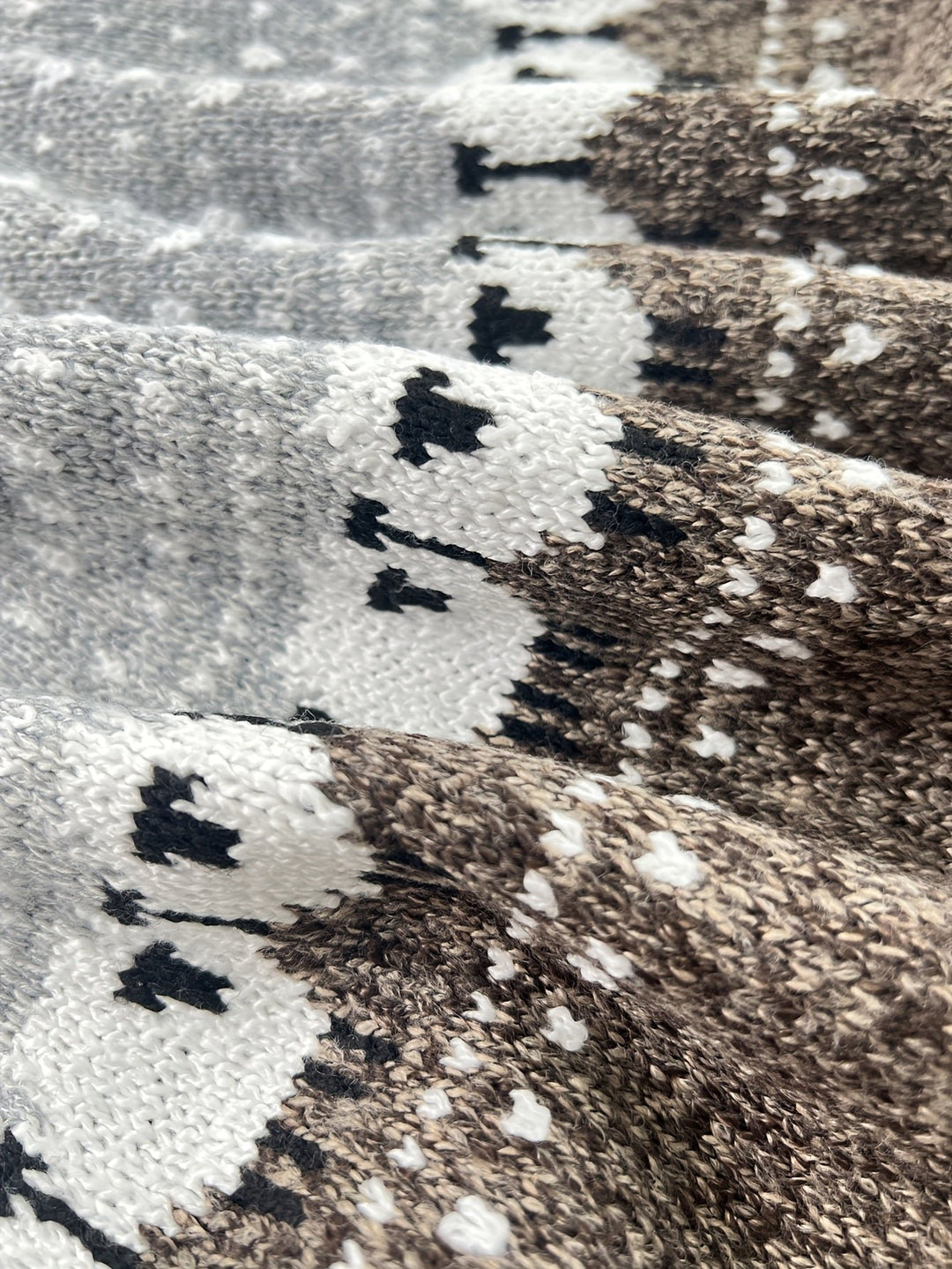 Dame Strikket Sweater med Fåre-Jacquardmønster Rundhals