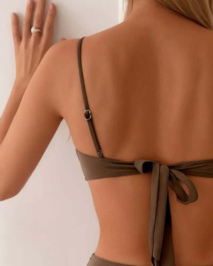 Dame Todelt Stropløs Bikini Med Gulddetaljer