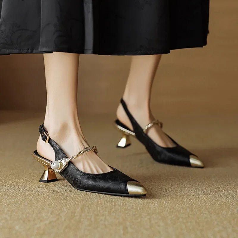 Damers Blomsterjacquard Spidstå Kitten Heel Slingback Pumps - Black
